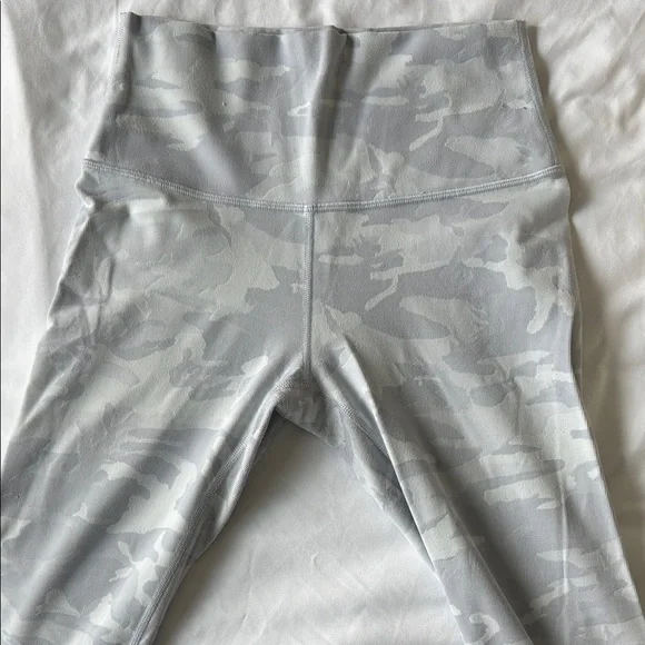 Lululemon Athletica Gray Camo Leggings - Picture 3 of 3